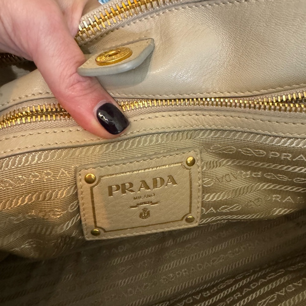 🌟 PRADA Lux Leather Satchel🌟 - Picture 8 of 16